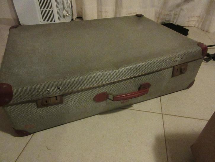 Très ancienne valise des couvertures ULTRA THERMO Vintage, Bijoux, Sacs & Beauté, Valises, Clé, Enlèvement