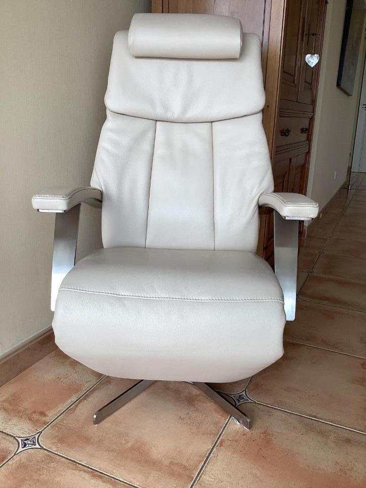 NIEUW!Prominent sta-op relax S100/USB/wellnes(showroomstaat), Huis en Inrichting, Fauteuils, Zo goed als nieuw, Leer, Ophalen