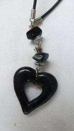 Collier Saint Valentin en plastique avec pendentif coeur, Bijoux, Sacs & Beauté, Noir, Autres matériaux, Avec pendentif, Enlèvement ou Envoi
