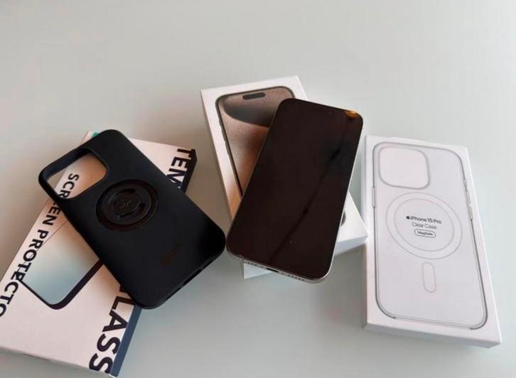 Iphone 15 Pro 1To - Titane - Etat impeccable, Telecommunicatie, Mobiele telefoons | Apple iPhone, Zo goed als nieuw, 1 TB, iPhone 15