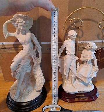 2 zeer mooie capedimonte beeldjes.33cm.1 Armani.1Pegoraro  beschikbaar voor biedingen