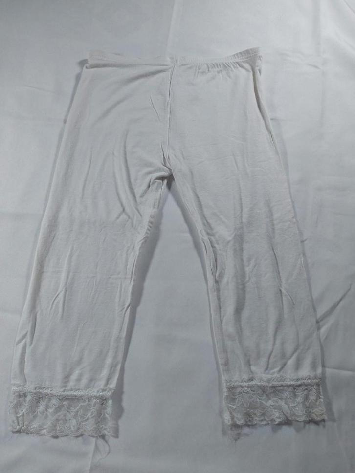 Legging capri blanc à dentelle sans marque, Kleding | Dames, Leggings, Maillots en Panty's, Zo goed als nieuw, Legging, Maat 36/38 (S)