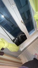 Saccoche lv, Handtassen en Accessoires, Overige Accessoires, Ophalen of Verzenden, Zo goed als nieuw