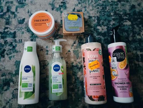 Nieuw set verzorgingsproducten (Niveau etc), Handtassen en Accessoires, Uiterlijk | Lichaamsverzorging, Zo goed als nieuw, Ophalen of Verzenden