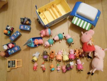 Peppa Pig bcp Figurines, peluches, l école, camping car LOT beschikbaar voor biedingen