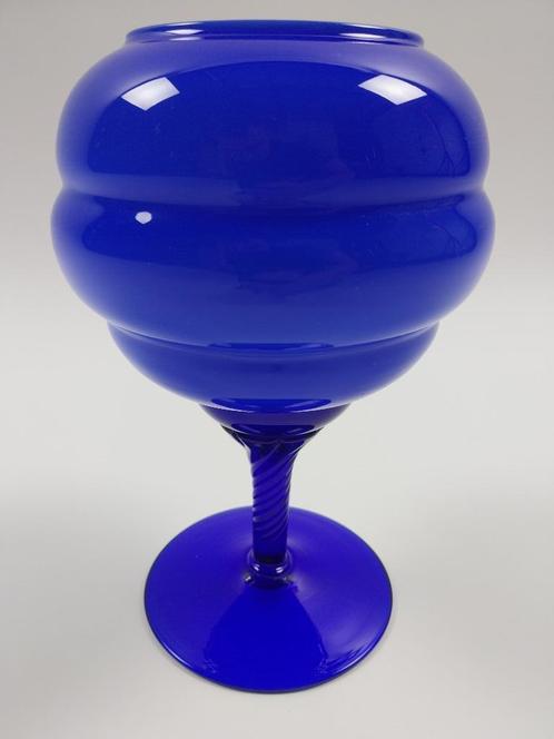 Blauwe vintage vaas, Maison & Meubles, Accessoires pour la Maison | Vases, Comme neuf, Bleu, Moins de 50 cm, Verre, Enlèvement