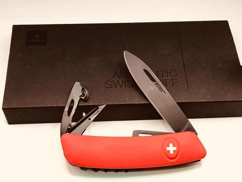 Swiza, D03, ALLBLACK, Red, 11 functions Red bolsters nice bo, Caravans en Kamperen, Kampeergereedschap, Nieuw, Ophalen of Verzenden