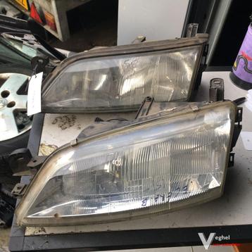Opel Vectra B 1997 Koplamp Links of Rechts beschikbaar voor biedingen