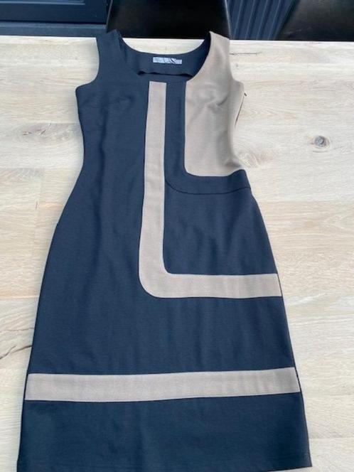 Stijlvolle geklede jurk van D’Auvry (S) – Nieuw!, Kleding | Dames, Jurken, Nieuw, Maat 36 (S), Zwart, Boven de knie, Ophalen of Verzenden