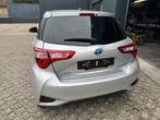 Toyota Yaris Benzine/hybride - Automaat/Navigatie/15000 km, Auto's, Toyota, Stof, Gebruikt, 4 cilinders, Bedrijf