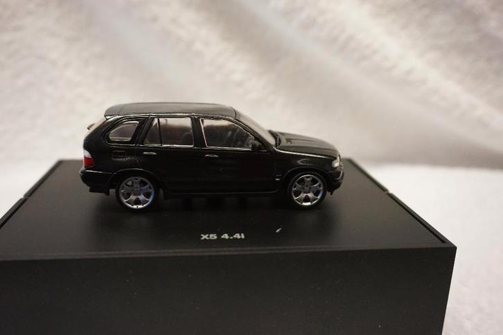 BMW X5 4.4i - ZWART 1:43 MINICHAMPS 80429411689', Hobby & Loisirs créatifs, Voitures miniatures | 1:43, Utilisé, Voiture, MiniChamps