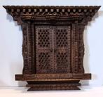 Indische gesculpteerd kleine houten poort., Antiek en Kunst, Ophalen of Verzenden