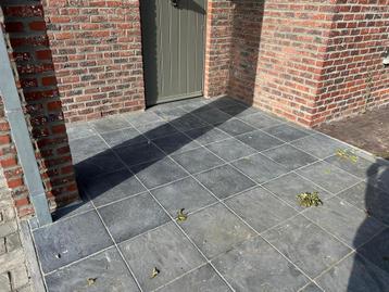 Blauwe steen terras beschikbaar voor biedingen