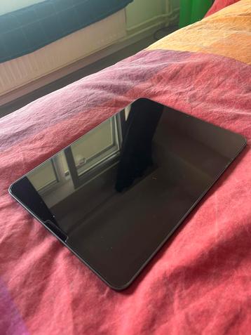 Ipad Air (5th Generation) 256 GB + 360’ Case, Computers en Software, Apple iPads, Ophalen of Verzenden, Zo goed als nieuw, 256 GB