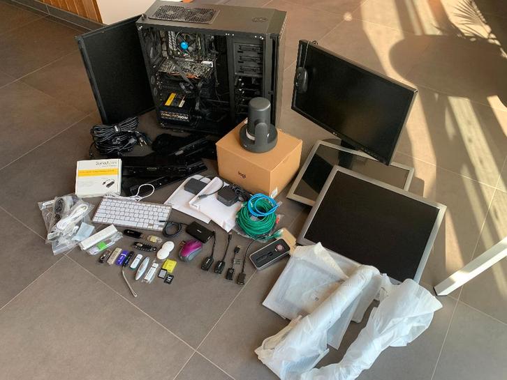 Lot - IT materiaal, Computers en Software, Desktop Pc's, Gebruikt, 2 tot 3 Ghz, SSD, 8 GB, Met videokaart, Met monitor, Gaming