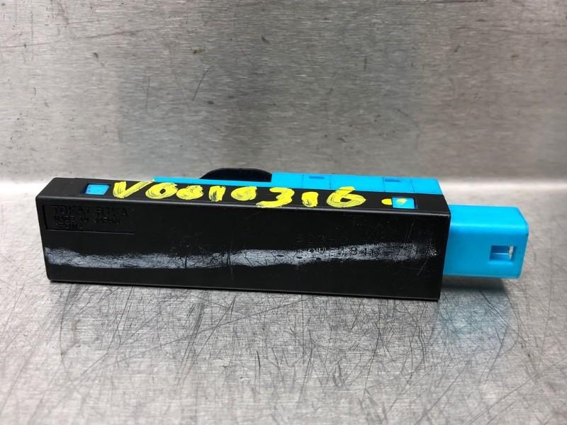 ANTENNE D'ACCÈS SANS CLÉ Toyota RAV4 (A3) (|L6D1846|), Dhr. M. Roggen, Toyota, Stadsweg 37 37
9917 PV  WIRDUM GR., NL, Utilisé