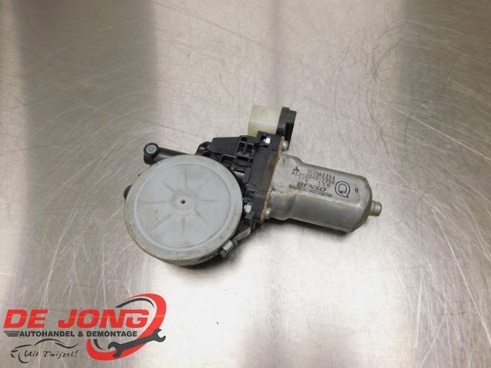Moteur de vitre portière d'un Mitsubishi L200, Autos : Pièces & Accessoires, Carrosserie & Tôlerie, Mitsubishi, Utilisé, 3 mois de garantie
