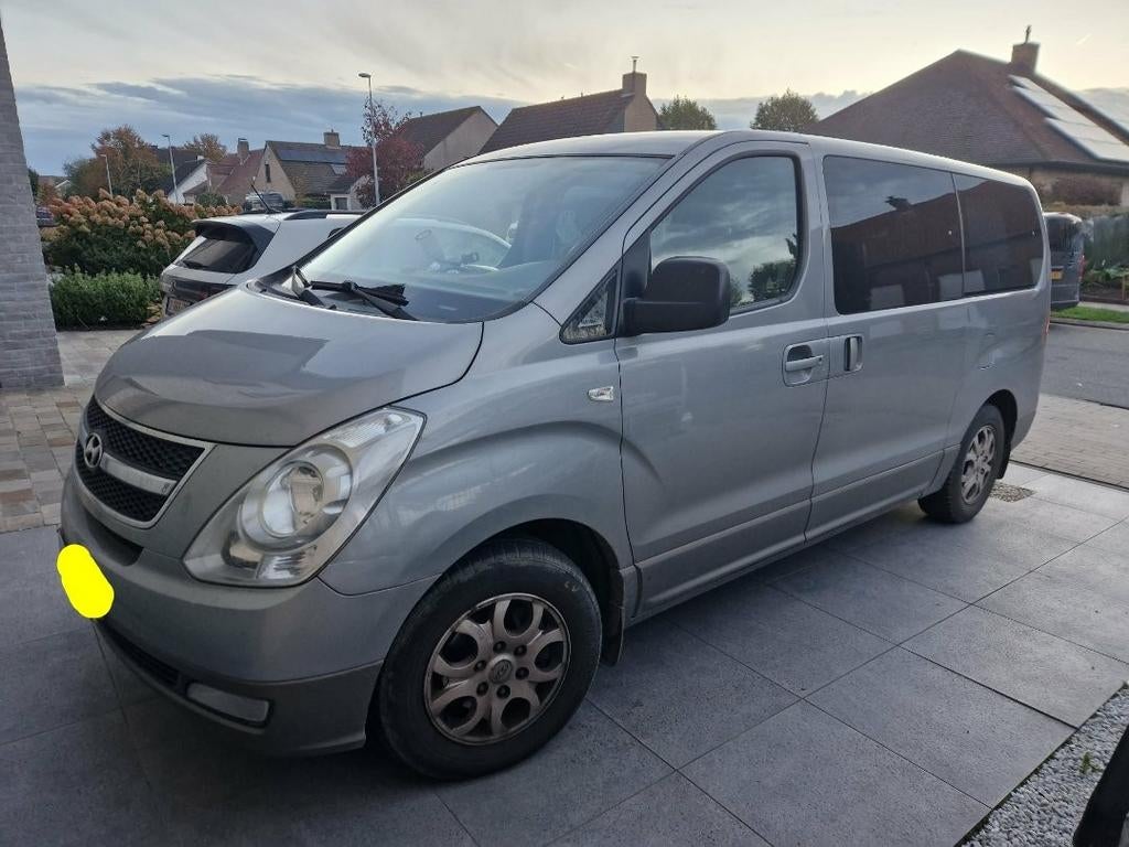 Hyundai H1 - bouwjaar 2011 - 190000km, Auto's, Hyundai, 2500 cc, Euro 5, Achterwielaandrijving, Leder