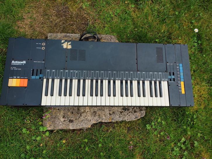 Analoog orgel vintage 1980 werkt perfect, Musique & Instruments, Claviers, Utilisé, Autres nombres, Autres marques, Sensitif, Enlèvement