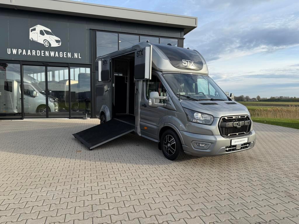 Ford STX Paardenwagen 2023 MARGE ideaal voor particulier!, Animaux & Accessoires, Enlèvement, Comme neuf