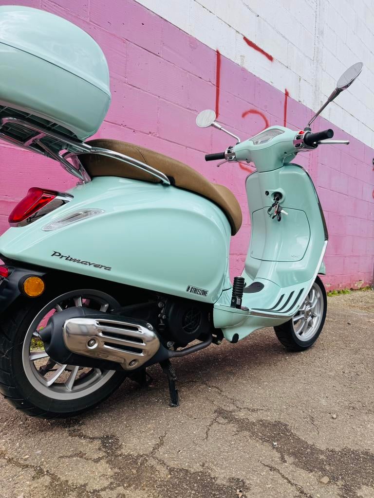 Als Nieuwe Vespa 125 primavera van 2019 met slechts 2300km, Enlèvement, Comme neuf, Vespa