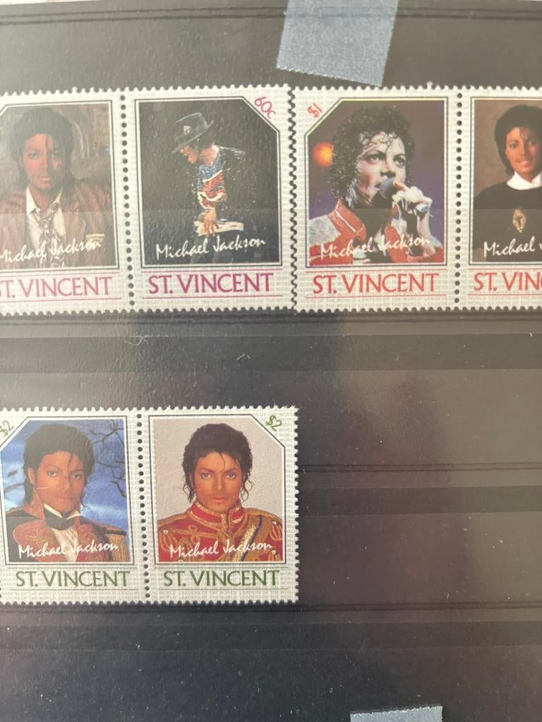 Postzegels ongestempeld Michael Jackson, Ophalen