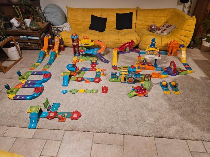 Lot tut tut, Enfants & Bébés, Jouets | Circuits, Utilisé, Circuit, Manuelle, Autres marques, À monter soi-même, Enlèvement