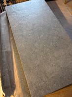 Badkamer tegels vloer+wand grijs 30x60 cm. Totaal 14,4 m2, Doe-het-zelf en Bouw, Tegels, Ophalen