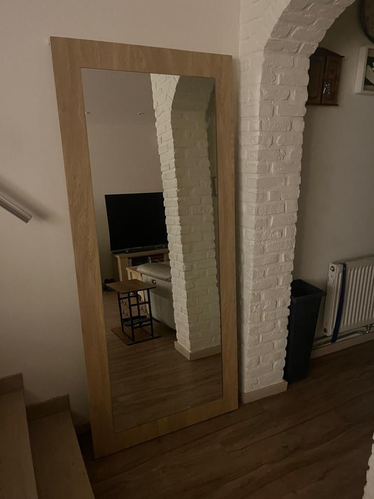 Wandspiegel, Ophalen