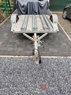 Aanhangwagen voor 3 motto's, Ophalen