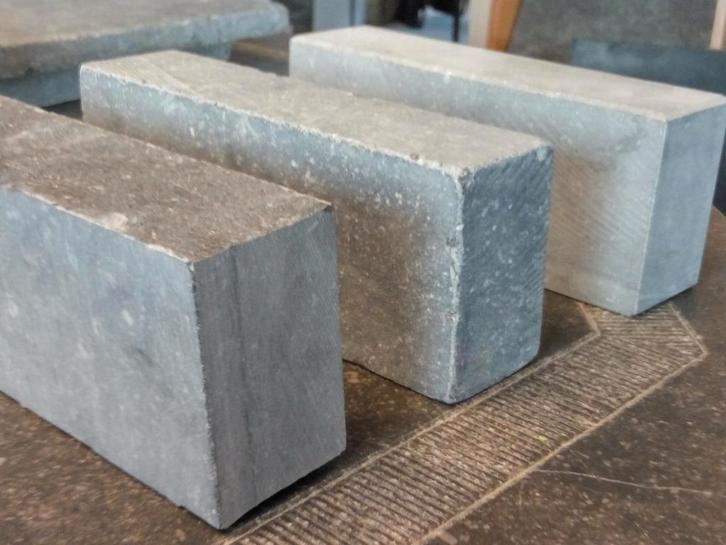 12m² Pavés 20x5x8cm - Pierre bleue du Hainaut - Brut sciage, Jardin & Terrasse, Pavé & Dalles, Neuf, Autres types, Pierre naturelle