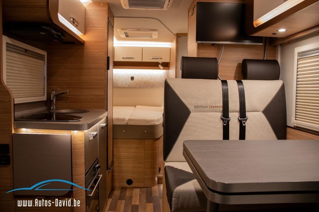 Weinsberg CaraCompact 600 MF Pepper Edition / HISTORIQUE, Weinsberg, Siège standard, Fiat, Diesel