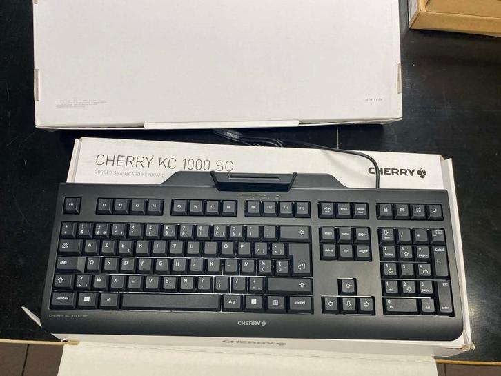 Set van 9 bekabelde toetsenborden Cherry, Lenovo en Speechi, Computers en Software, Toetsenborden, Nieuw, Azerty, Bedraad, Ophalen