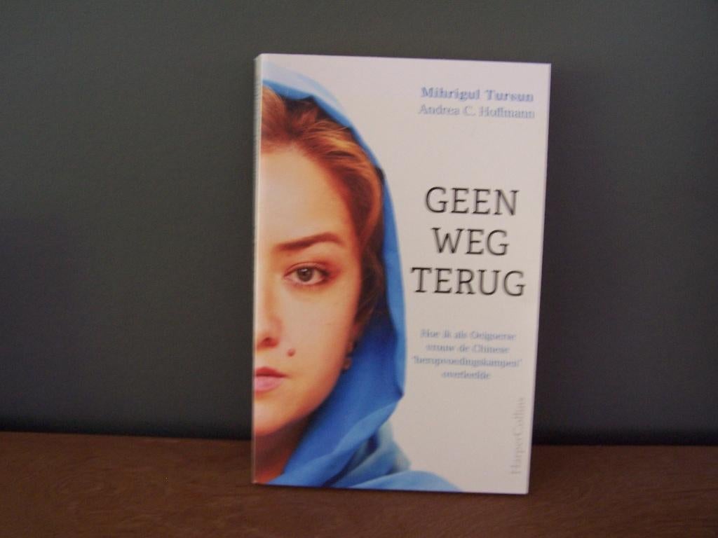 Geen weg terug, Boeken, Biografieën, Mihrigul Tursun, Overige, Ophalen of Verzenden, Zo goed als nieuw