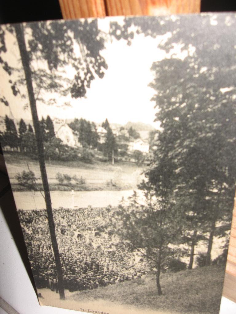 Lourdes, carte noir et blanc et, timbrée de 1930', Collections, Cartes postales | Étranger, Enlèvement ou Envoi, 1920 à 1940, Affranchie