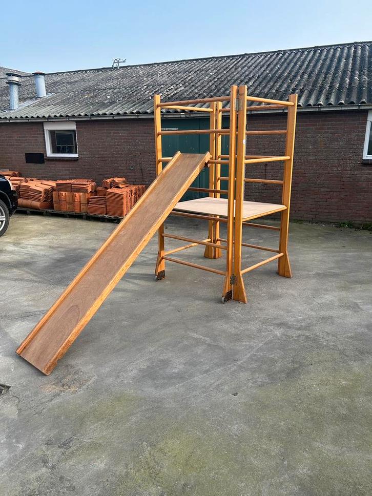 Klimtoren mer glijbaan, Kinderen en Baby's, Speelgoed | Buiten | Speeltoestellen, Zo goed als nieuw, Glijbaan, Ophalen