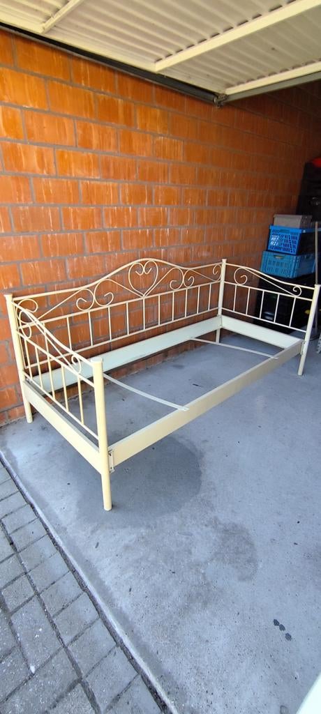 Tienerbed van staal  + lattenbodem, Kinderen en Baby's, Ophalen, Lattenbodem