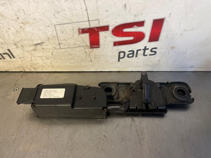 Moteur fermeture auxiliaire hayon d'un Audi A6, Autos : Pièces & Accessoires, Carrosserie & Tôlerie, Audi, Utilisé, 3 mois de garantie