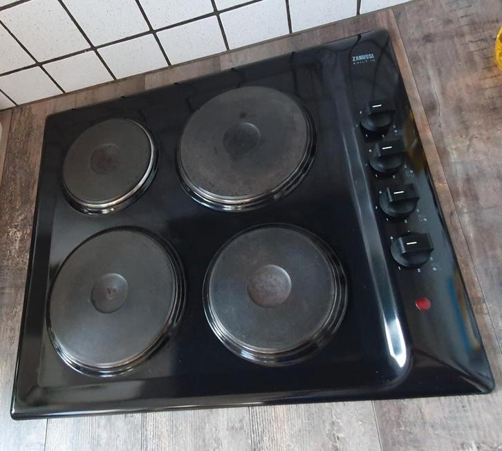 TAQUE DE CUISSON ZANUSSI – QUALITÉ & PETIT PRIX, Elektronische apparatuur, Kookplaten, Gebruikt, Tussenbouw, Elektrisch, 4 kookzones