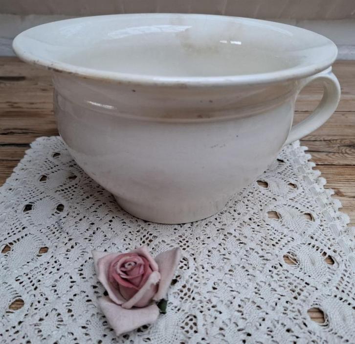 Oude Franse beboterde pot / pispot Digoin & Sarreguemines, Antiquités & Art, Antiquités | Céramique & Poterie, Enlèvement ou Envoi