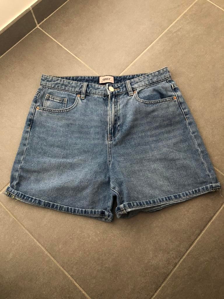 Jeansshort Only, maat M, Kleding | Dames, Spijkerbroeken en Jeans, Ophalen of Verzenden, Zo goed als nieuw