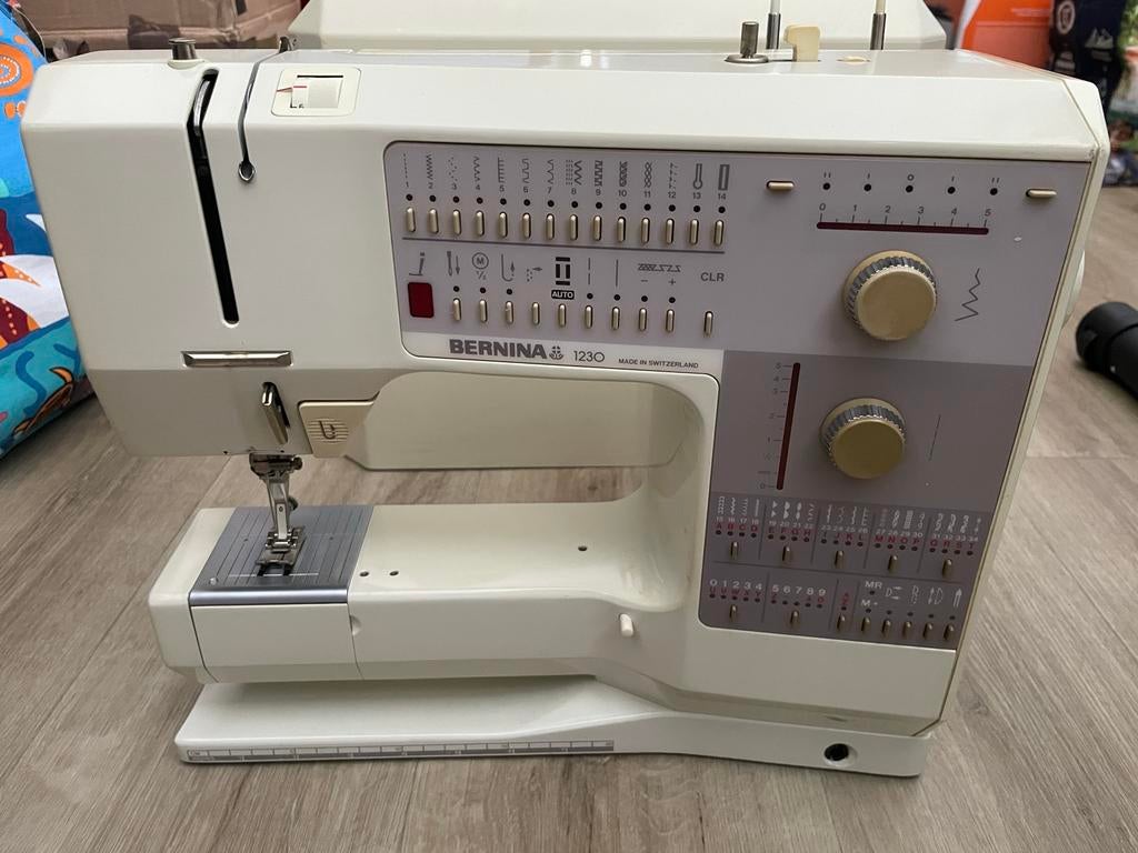 Bernina 1230 naaimachine te koo, Hobby en Vrije tijd, Ophalen, Zo goed als nieuw, Naaimachine, Bernina
