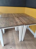 4 vierkante houten tafels 69 cm en 1 ronde tafel 1m15., Enlèvement