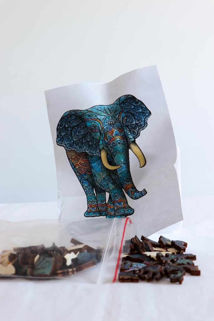Puzzle d'éléphant en bois avec des pièces de forme unique, Hobby & Loisirs créatifs, Sport cérébral & Puzzles, Neuf, Puzzle, Moins de 500 pièces