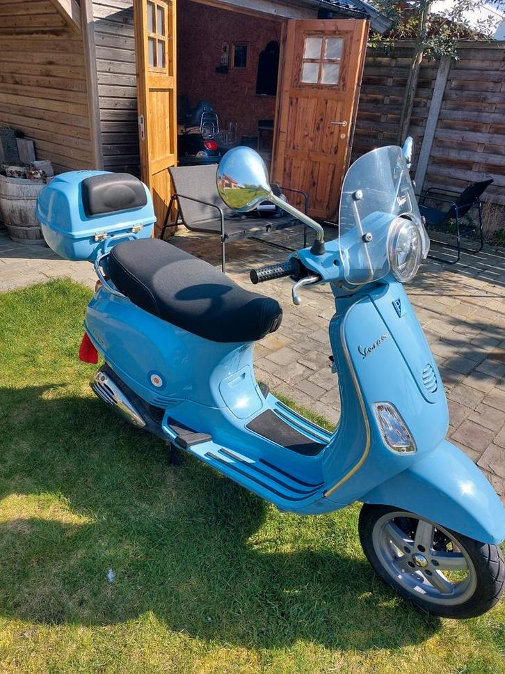 Vespa  Baby blue , 125 cc, Fietsen en Brommers, Scooters | Vespa, Gebruikt, Benzine, Ophalen