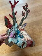 Trophee tete de cerf a suspendre Miho, Enlèvement