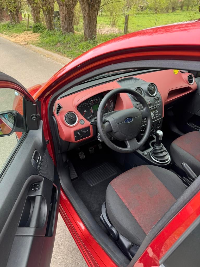 Ford fiesta 1.3 benzine euro4 bj2005 km33750 1j garantie, Auto's, Bedrijf, Handgeschakeld, 5 deurs, Fiësta