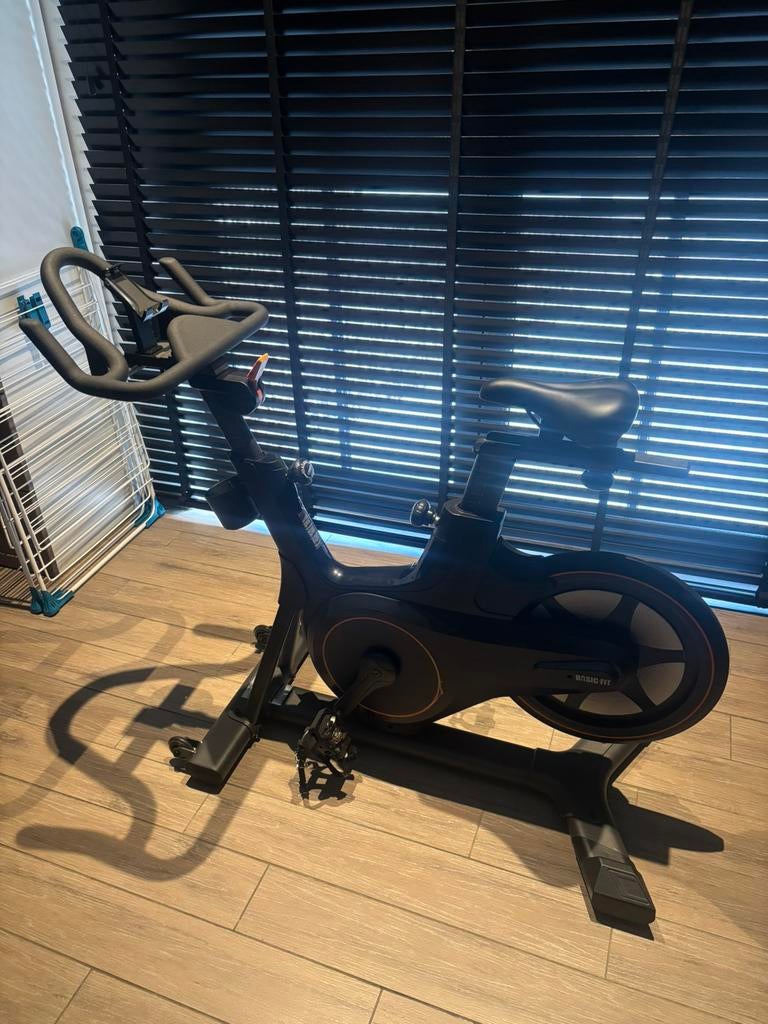 Basic fit smart bike, Fietsen en Brommers, Ophalen, Zo goed als nieuw