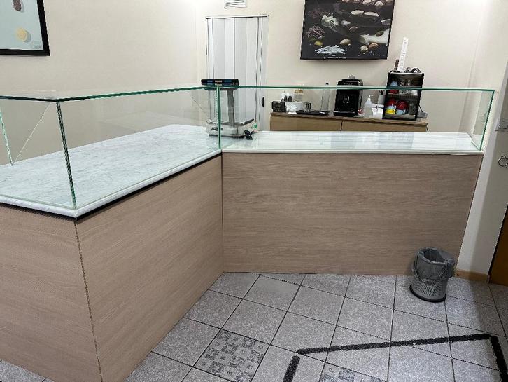 Comptoir de chocolaterie/confiserie, Maison & Meubles, Dénudé, Utilisé, Enlèvement