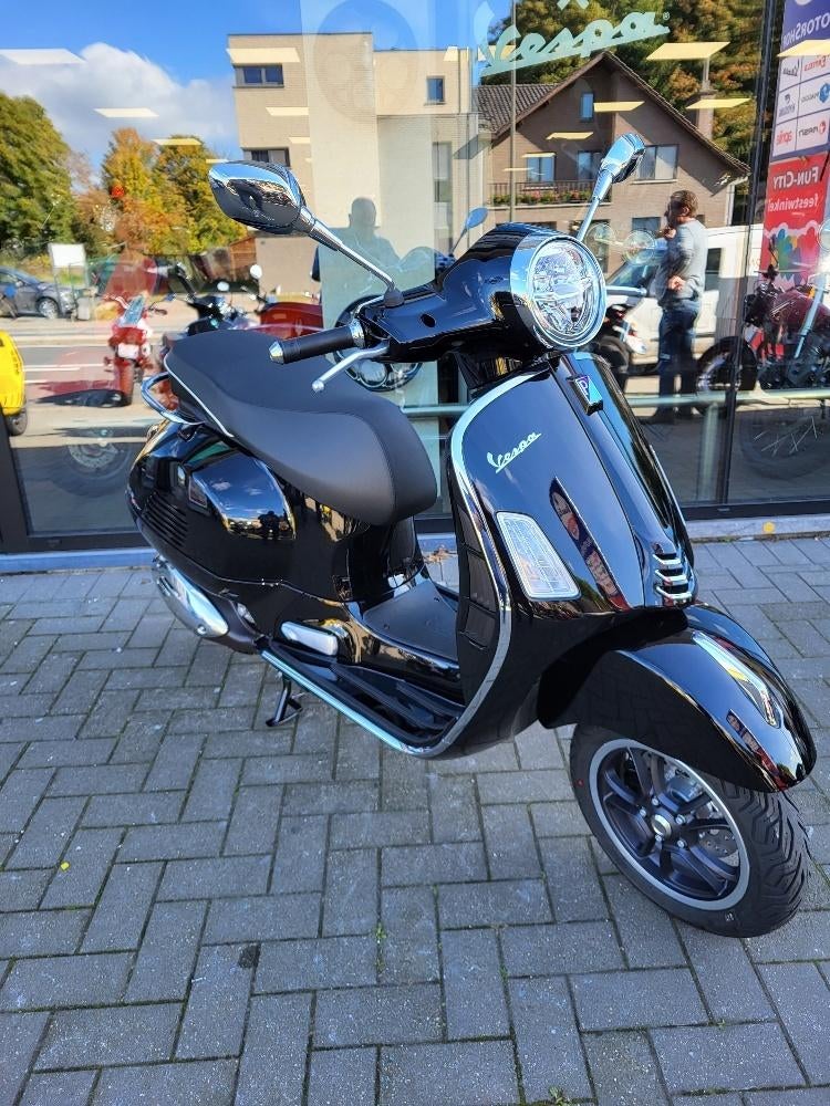 Vespa GTS 125 Super, Scooter, Entreprise, Permis Moto A1 minimum, Neuf